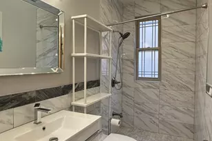 5716 N Campbell Ave, Chicago, IL 60659 - Photo 9