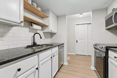 1 Renaissance Place #717, Palatine, IL 60067 - Photo 5