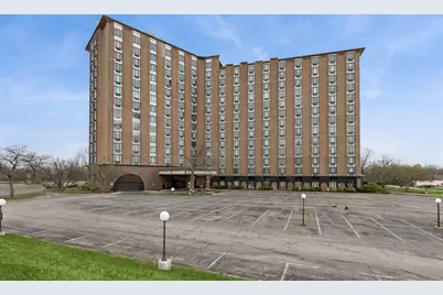 1 Renaissance Place #717, Palatine, IL 60067 - Photo 3