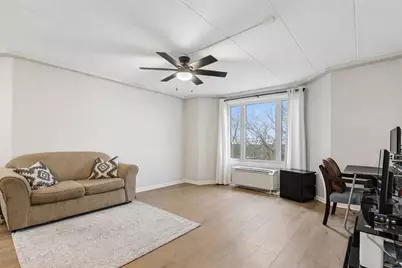 1 Renaissance Place #717, Palatine, IL 60067 - Photo 9