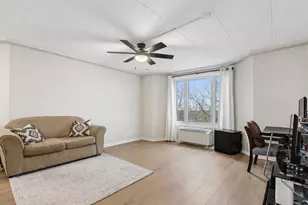 1 Renaissance Pl, Palatine, IL 60067 - Photo 9