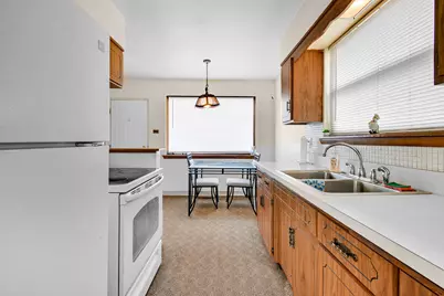 686 E 155th Street, South Holland, IL 60473 - Photo 9