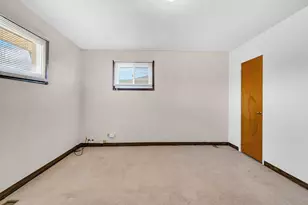 686 E 155th St, South Holland, IL 60473 - Photo 13