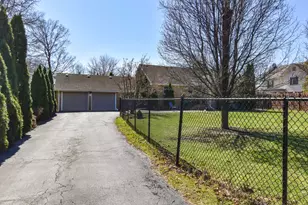 1005 Black Rd, Joliet, IL 60435 - Photo 11