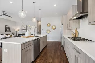 1832 W Rice St, Chicago, IL 60622 - Photo 9