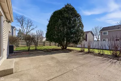 1418 Parkridge Drive, Crystal Lake, IL 60014 - Photo 25