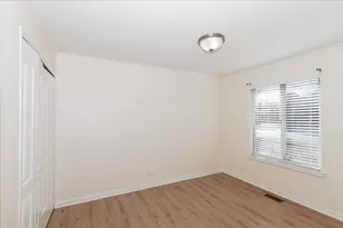 760 Longford Dr, Roselle, IL 60172 - Photo 17