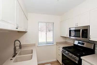 760 Longford Drive, Roselle, IL 60172 - Photo 9