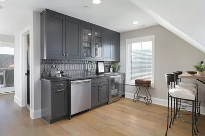 932 E Chicago Avenue, Naperville, IL 60540 - Photo 41