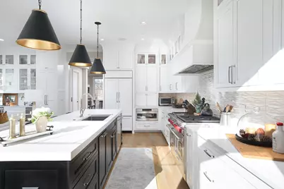 932 E Chicago Avenue, Naperville, IL 60540 - Photo 9