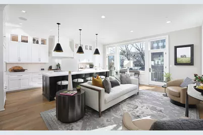 932 E Chicago Avenue, Naperville, IL 60540 - Photo 11