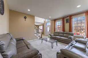 6085 Irene Dr, Hoffman Estates, IL 60192 - Photo 5