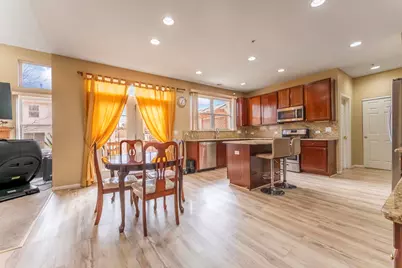6085 Irene Drive, Hoffman Estates, IL 60192 - Photo 11