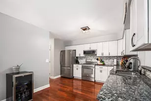 1352 Laurel Oaks Dr, Streamwood, IL 60107 - Photo 7