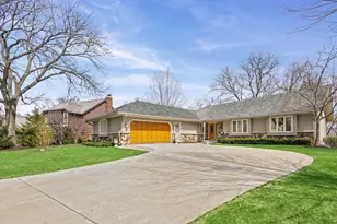 720 Mullady Pkwy, Libertyville, IL 60048 - Photo 3