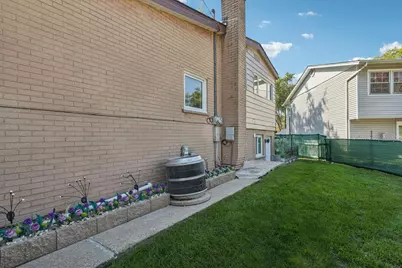 122 W Helen Road, Palatine, IL 60067 - Photo 33