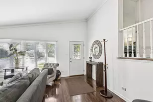 122 W Helen Rd, Palatine, IL 60067 - Photo 5