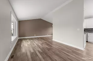 43 N Walnut Ct, Streamwood, IL 60107 - Photo 7