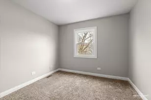 43 N Walnut Ct, Streamwood, IL 60107 - Photo 17