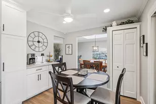 730 Lamorak Dr, Schaumburg, IL 60193 - Photo 7