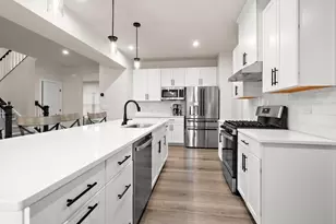 319 Atkinson Dr, Sugar Grove, IL 60554 - Photo 9