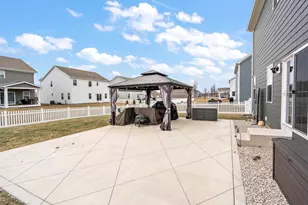 319 Atkinson Dr, Sugar Grove, IL 60554 - Photo 29