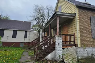 11920 S Calumet Ave, Chicago, IL 60628 - Photo 5