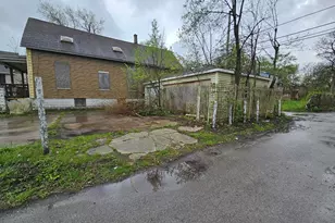 11920 S Calumet Ave, Chicago, IL 60628 - Photo 15