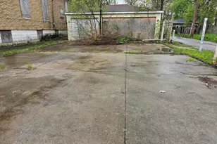 11920 S Calumet Ave, Chicago, IL 60628 - Photo 11