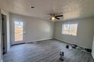 817 W Stotlar St, Herrin, IL 62948 - Photo 9