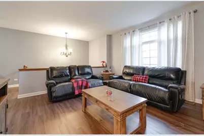 285 Regency Court Unit B Court, Wauconda, IL 60084 - Photo 5