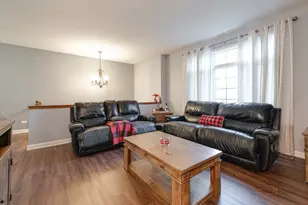 285 Regency Ct Unit B Ct, Wauconda, IL 60084 - Photo 5