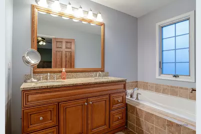 285 Regency Court Unit B Court, Wauconda, IL 60084 - Photo 19