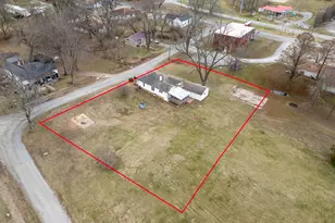 107 N Seminary St, Creal Springs, IL 62922 - Photo 5