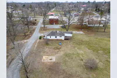 107 N Seminary Street, Creal Springs, IL 62922 - Photo 3