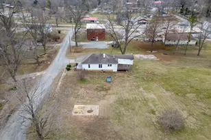 107 N Seminary St, Creal Springs, IL 62922 - Photo 3