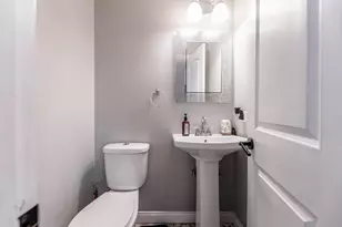 7931 S Paxton Ave, Chicago, IL 60617 - Photo 7