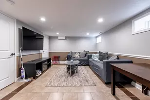 7931 S Paxton Ave, Chicago, IL 60617 - Photo 15