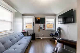 7931 S Paxton Ave, Chicago, IL 60617 - Photo 7