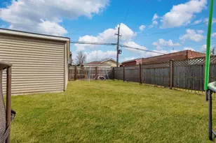 7931 S Paxton Ave, Chicago, IL 60617 - Photo 21