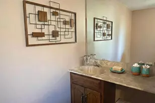 1827 Kerrybrook Ct, Sycamore, IL 60178 - Photo 11