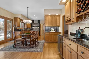 15W601 81st St, Burr Ridge, IL 60527 - Photo 11