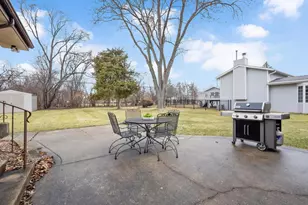564 E Bryn Mawr Ave, Roselle, IL 60172 - Photo 21