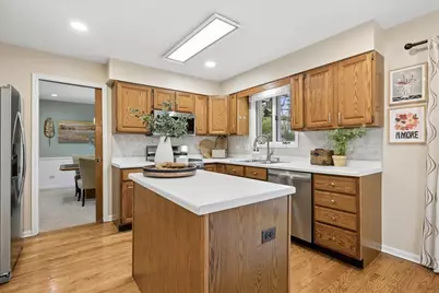 306 Lorraine Drive, Crystal Lake, IL 60012 - Photo 7