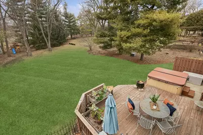 306 Lorraine Drive, Crystal Lake, IL 60012 - Photo 19