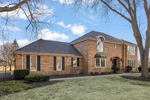 28W211 Cantigny Dr, Winfield, IL 60190 - Photo 1