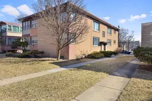 135 Ridge Ave, Evanston, IL 60202 - Photo 1
