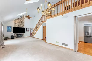 187 Hilltop Dr, Lake in the Hills, IL 60156 - Photo 27