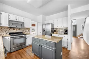 18500 W Aspen Ct, Grayslake, IL 60030 - Photo 11