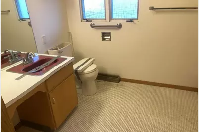 1317 W Stephenson Street, Freeport, IL 61032 - Photo 9